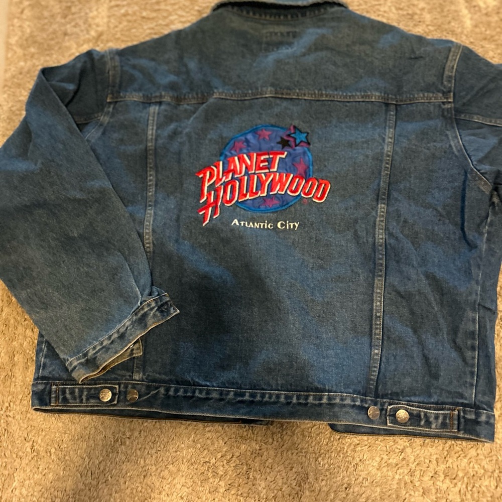 Planet Hollywood Atlantic City Blue Denim Jean Jacket
unisex 3x original buttons